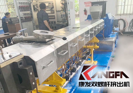 橡塑機械、橡塑原材料及化工助劑、輔助加工設備等行業(yè)盛會。2019深圳國際橡塑工業(yè)展（9月23-25日）。國內(nèi)外雙螺桿擠出機、橡塑行業(yè)上下游企業(yè)拓展市場的絕佳選擇！